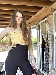 Shapely tranny trollops like the taste of semen